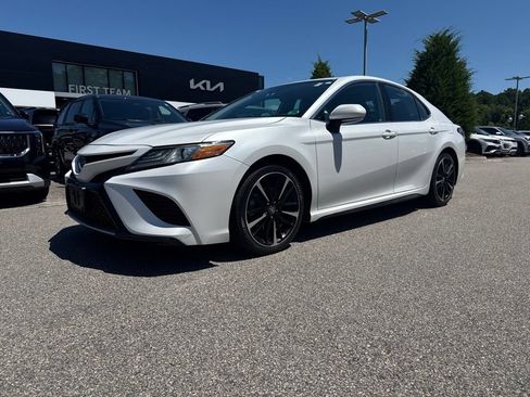 Used 2019 Toyota Camry XSE FWD image 2