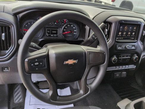 Used 2020 Chevrolet Silverado 1500 Custom w/ Custom Value Package RWD image 12
