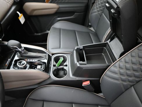 New 2026 GMC Canyon Denali image 17