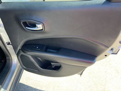 Used 2019 Jeep Compass Altitude image 20