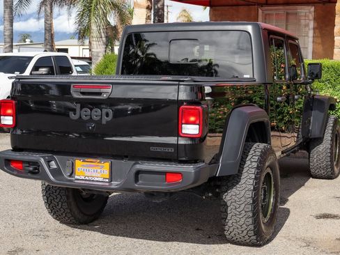 Used 2020 Jeep Gladiator Sport w/ Quick Order Package 24S image 11