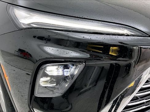 Used 2025 Buick Enclave Preferred image 36