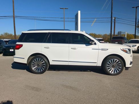 Used 2020 Lincoln Navigator Reserve w/ Luxury Package image 2