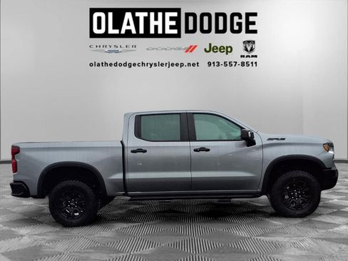 Used 2024 Chevrolet Silverado 1500 ZR2 w/ Dark Appearance Package image 32