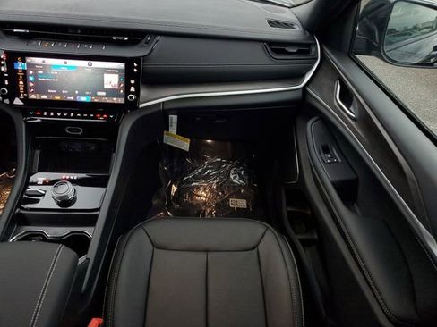 New 2026 Jeep Grand Cherokee Limited AWD/4WD image 19