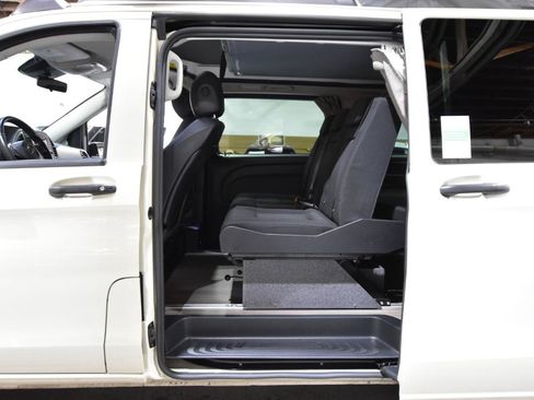 Used 2020 Mercedes-Benz Metris Passenger image 41