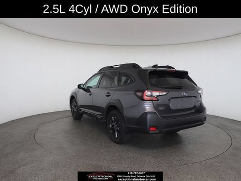 Used 2025 Subaru Outback Onyx Edition AWD/4WD image 12