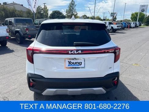 Used 2024 Kia Seltos LX AWD/4WD image 4