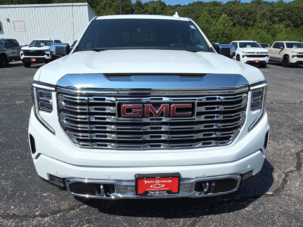 Used 2022 GMC Sierra 1500 Denali w/ Technology Package AWD/4WD image 3