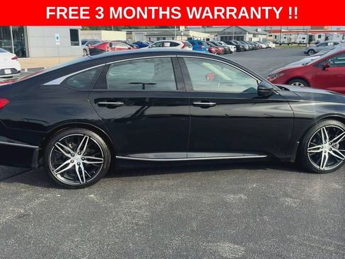 Used 2021 Honda Accord Touring image 2