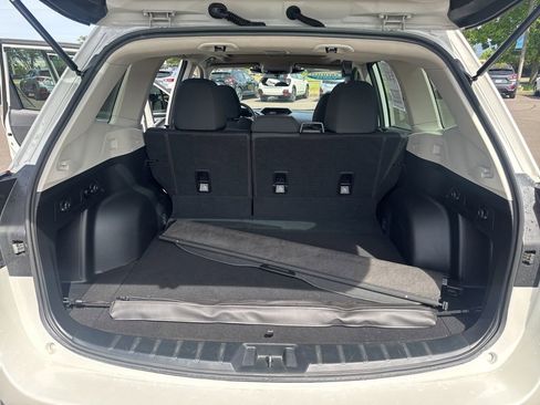 Used 2023 Subaru Forester Premium AWD/4WD image 12