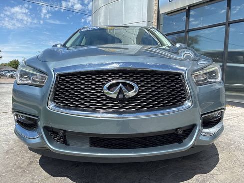 Used 2017 INFINITI QX60 Luxe w/ Premium Plus Package AWD/4WD image 2
