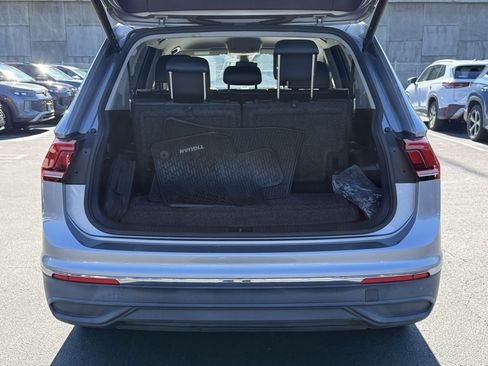 Used 2022 Volkswagen Tiguan SE image 9