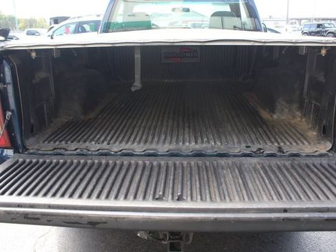 Used 2000 Chevrolet Silverado 1500 Regular Cab Short Bed w/ Exterior Appearance Pkg image 23