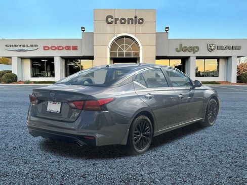 Used 2025 Nissan Altima 2.5 SV w/ SV Special Edition Package FWD image 3