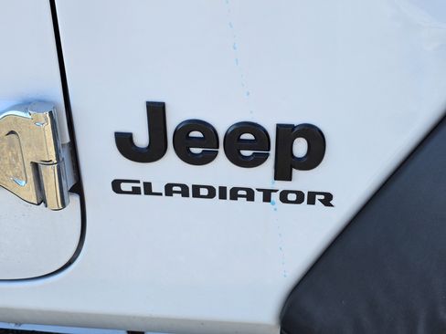 Used 2020 Jeep Gladiator Sport w/ Quick Order Package 24S image 6