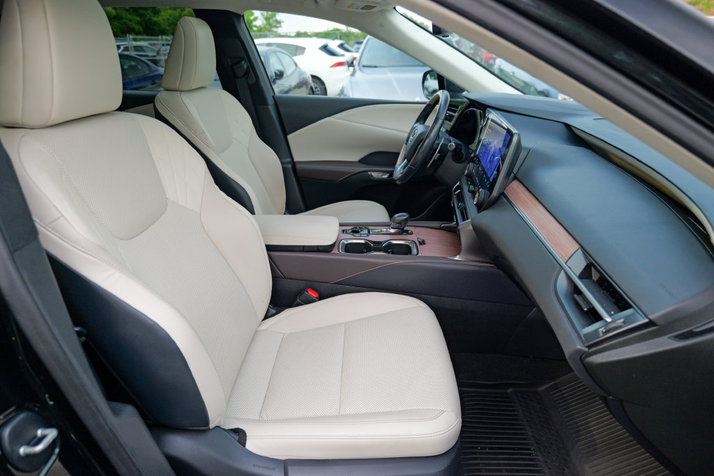 Used 2023 Lexus RX 350 Premium w/ Accessory Package AWD/4WD image 34