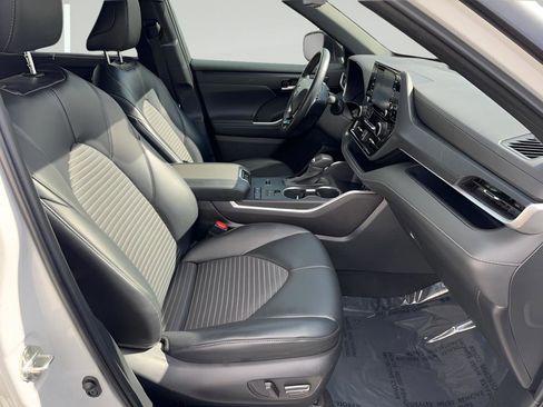 Used 2022 Toyota Highlander XSE image 10