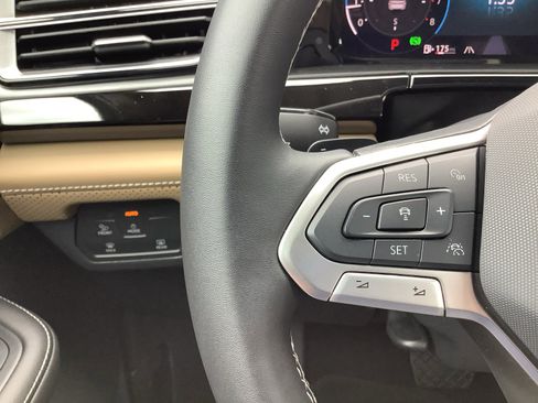 New 2026 Volkswagen Atlas Cross Sport SE FWD image 27