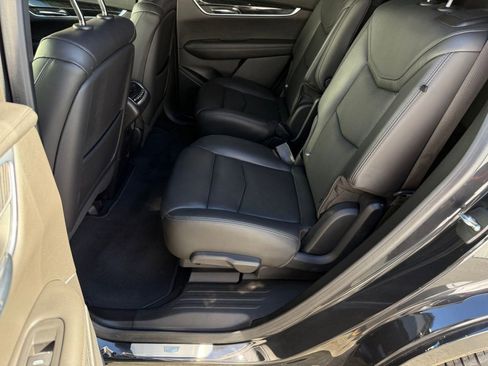 Used 2020 Cadillac XT6 Premium Luxury image 12