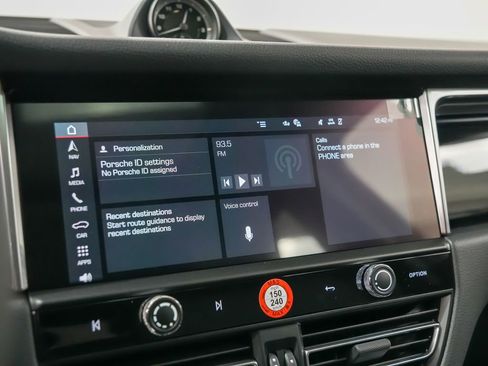 New 2026 Porsche Macan image 30