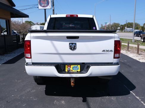 Used 2017 RAM 1500 Express AWD/4WD image 5