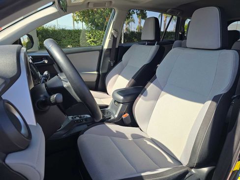 Used 2017 Toyota RAV4 XLE w/ Carpet Mat Package FWD image 23