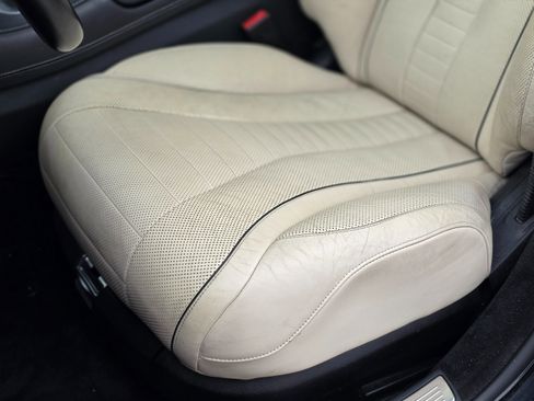 Used 2015 Mercedes-Benz S 550 Sedan image 14