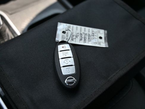 Used 2023 Nissan Sentra SV FWD image 25