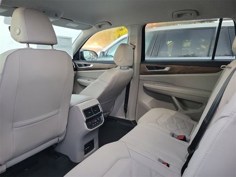 New 2026 Volkswagen Atlas SE image 5