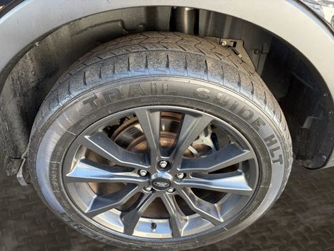 Used 2018 Ford Explorer XLT w/ Equipment Group 202A image 40