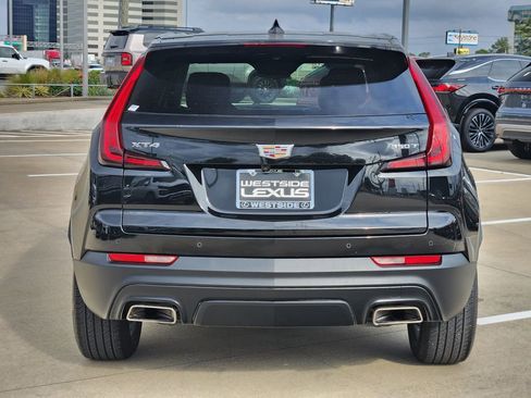 Used 2021 Cadillac XT4 Luxury w/ Cold Weather Package FWD image 6