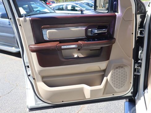 Used 2016 RAM 1500 Laramie w/ Convenience Group image 7