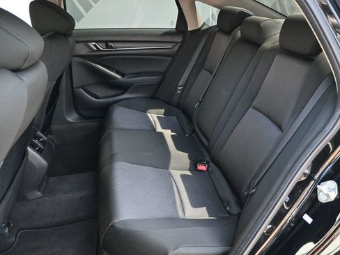 Used 2018 Honda Accord EX image 17