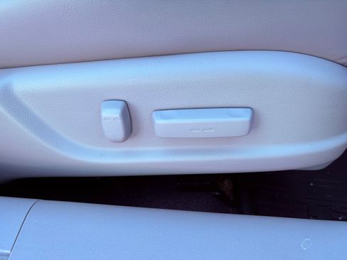 Used 2012 Acura TSX Sedan image 28