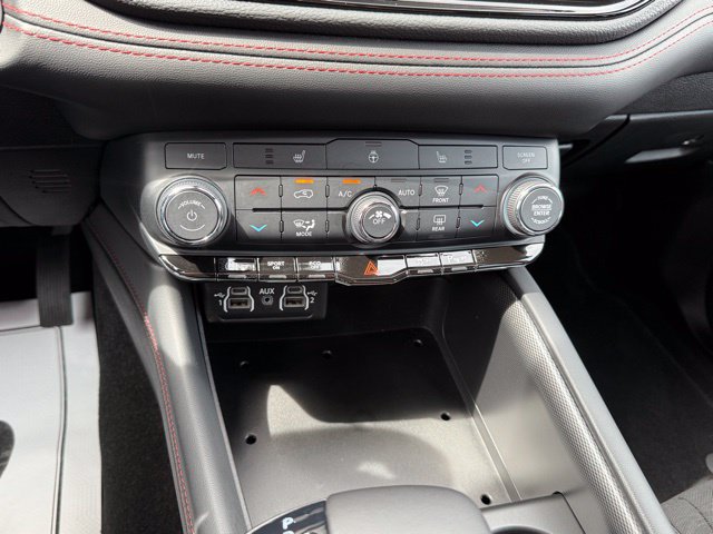 Used 2025 Dodge Durango GT AWD/4WD image 21