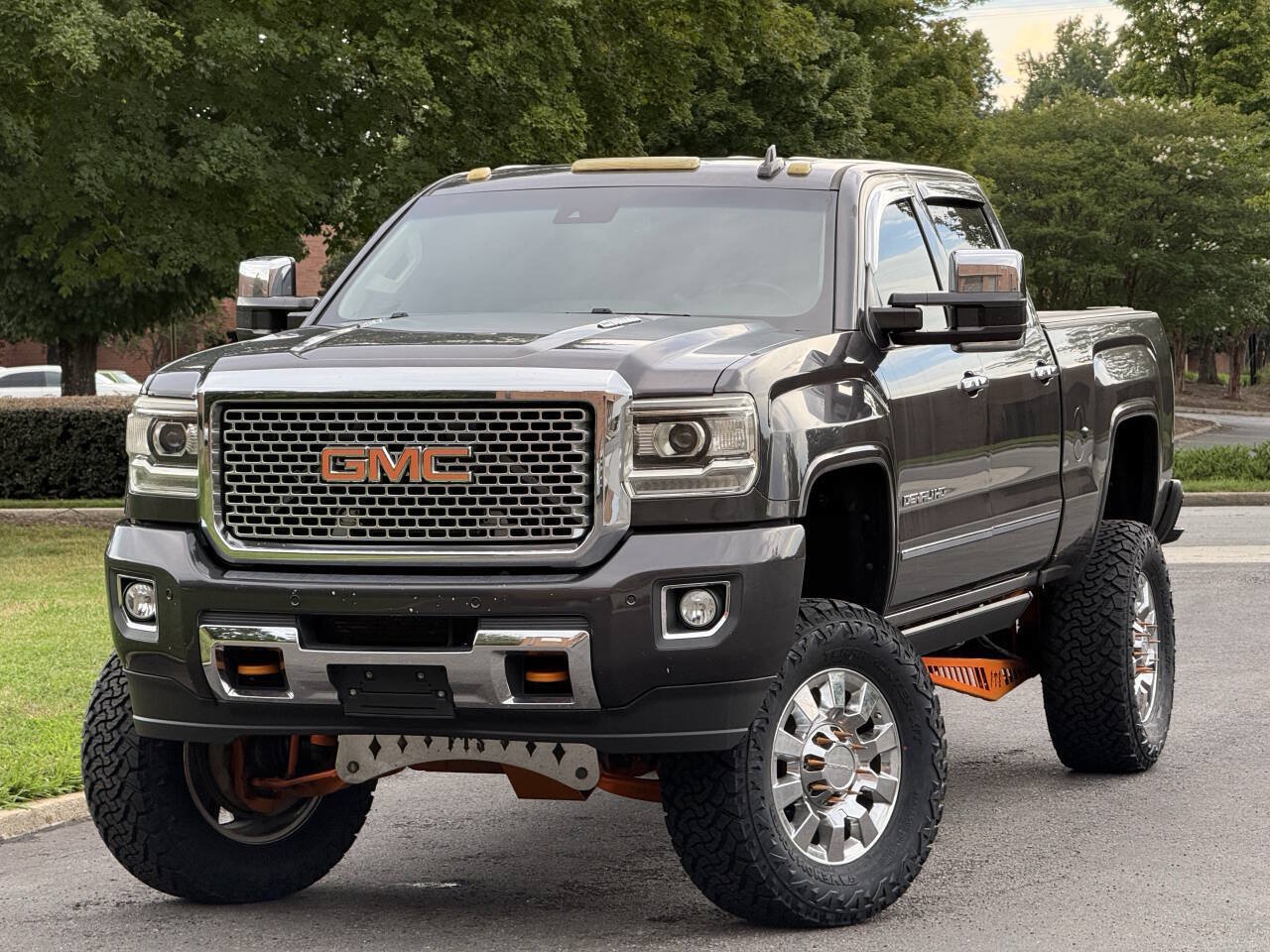 Used 2016 GMC Sierra 2500 Denali w/ Duramax Plus Package AWD/4WD image 1
