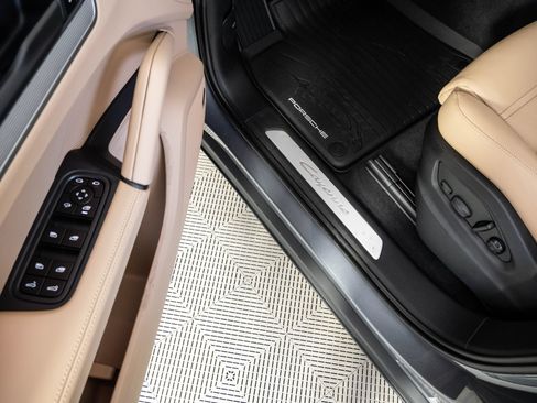 New 2026 Porsche Cayenne AWD/4WD image 8