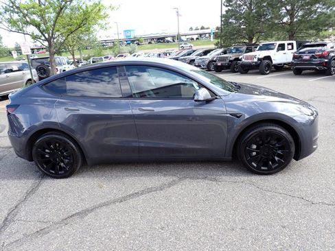Used 2023 Tesla Model Y Long Range AWD/4WD image 5