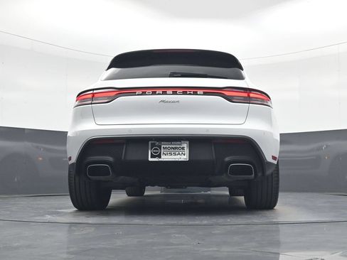 Used 2025 Porsche Macan AWD/4WD image 26