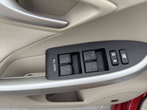 Used 2015 Toyota Prius Four FWD image 14