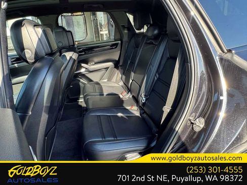 Used 2020 Porsche Cayenne AWD/4WD image 35