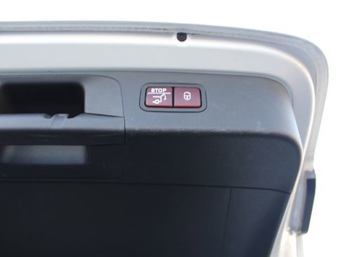 Used 2019 Mercedes-Benz GLC 300 4MATIC image 34