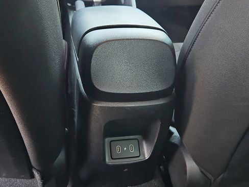 Used 2024 Hyundai Elantra SEL FWD image 17