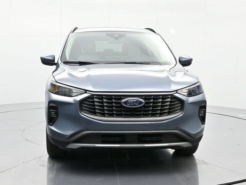 Certified 2025 Ford Escape SE w/ Class II Trailer Tow Package image 2