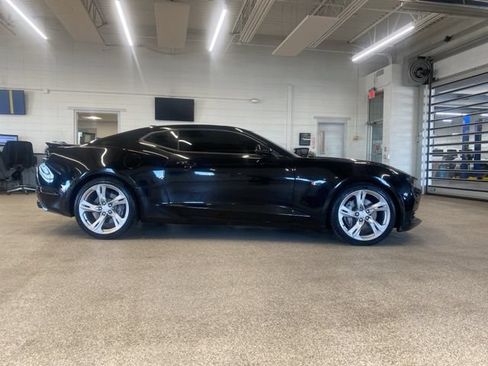 Used 2019 Chevrolet Camaro SS RWD image 4
