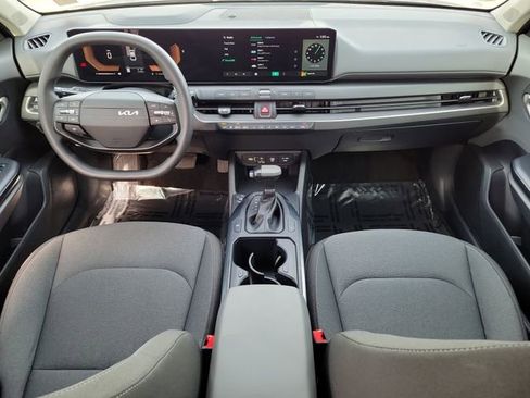 Used 2025 Kia K4 LXS image 13