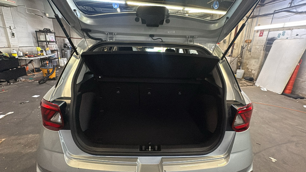 Used 2022 Hyundai Venue SEL w/ Cargo Package FWD image 32