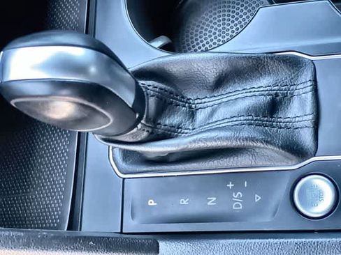 Used 2020 Volkswagen Atlas Cross Sport SE AWD/4WD image 16