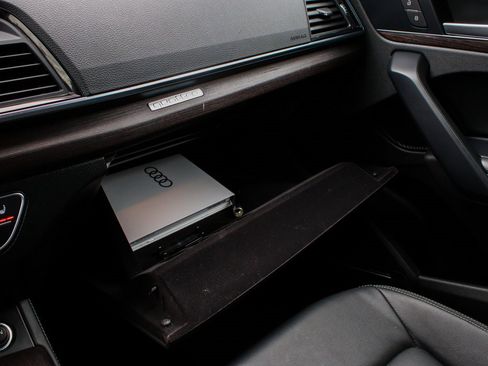 Used 2021 Audi Q5 2.0T Premium Plus w/ Premium Plus Package image 17